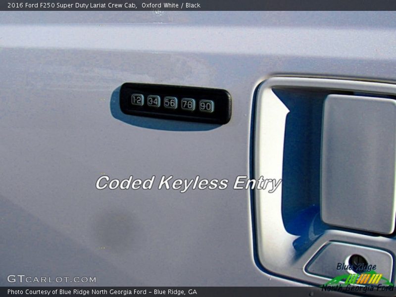 Oxford White / Black 2016 Ford F250 Super Duty Lariat Crew Cab
