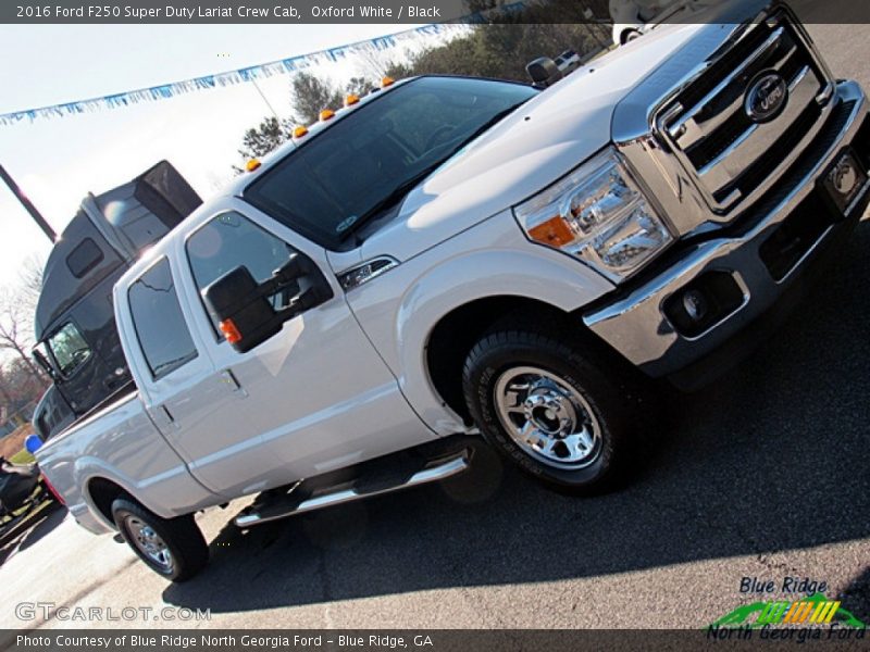Oxford White / Black 2016 Ford F250 Super Duty Lariat Crew Cab