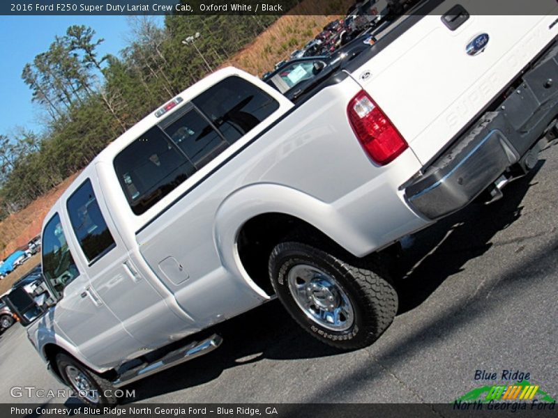 Oxford White / Black 2016 Ford F250 Super Duty Lariat Crew Cab
