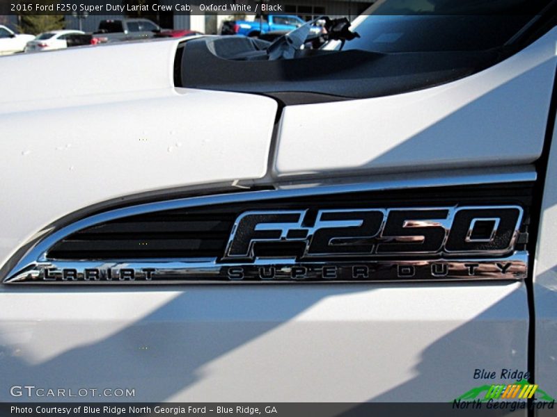Oxford White / Black 2016 Ford F250 Super Duty Lariat Crew Cab