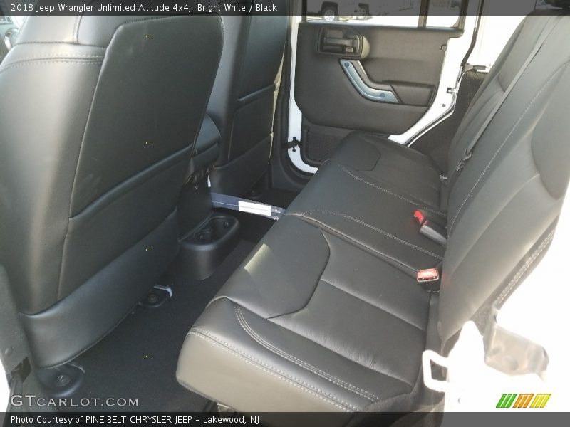 Bright White / Black 2018 Jeep Wrangler Unlimited Altitude 4x4