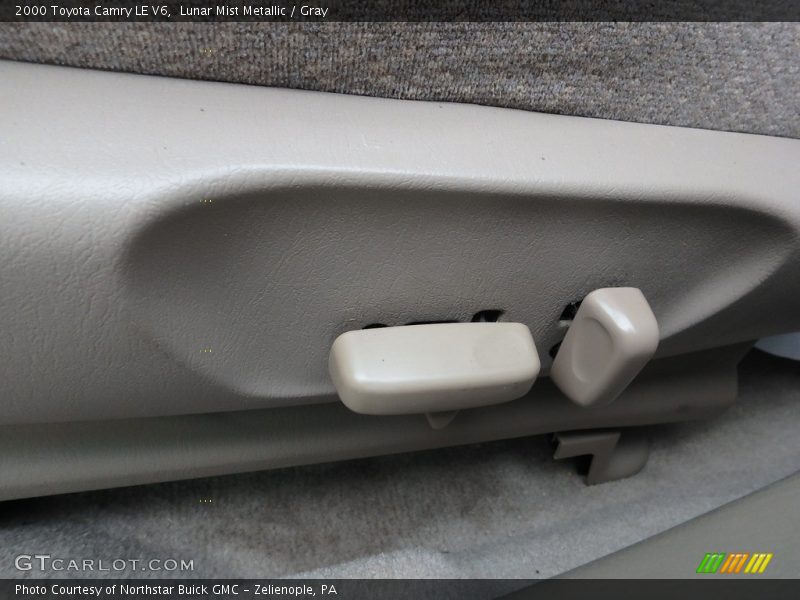 Lunar Mist Metallic / Gray 2000 Toyota Camry LE V6