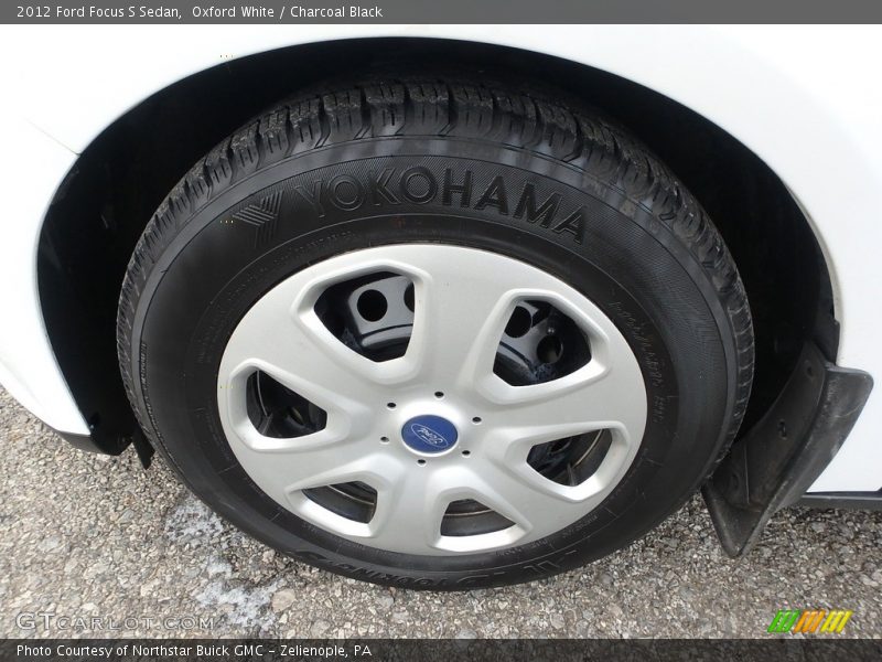 Oxford White / Charcoal Black 2012 Ford Focus S Sedan