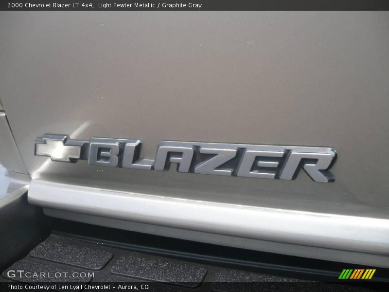 Light Pewter Metallic / Graphite Gray 2000 Chevrolet Blazer LT 4x4