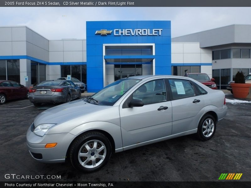 CD Silver Metallic / Dark Flint/Light Flint 2005 Ford Focus ZX4 S Sedan