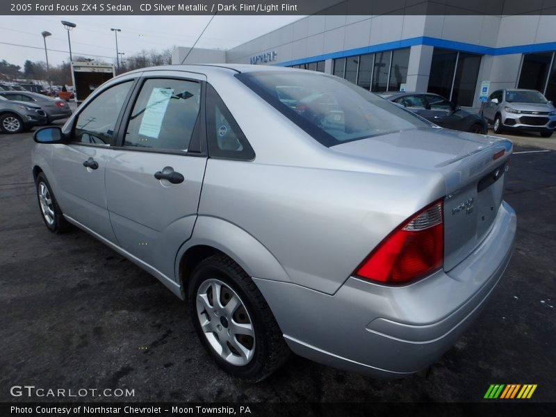 CD Silver Metallic / Dark Flint/Light Flint 2005 Ford Focus ZX4 S Sedan