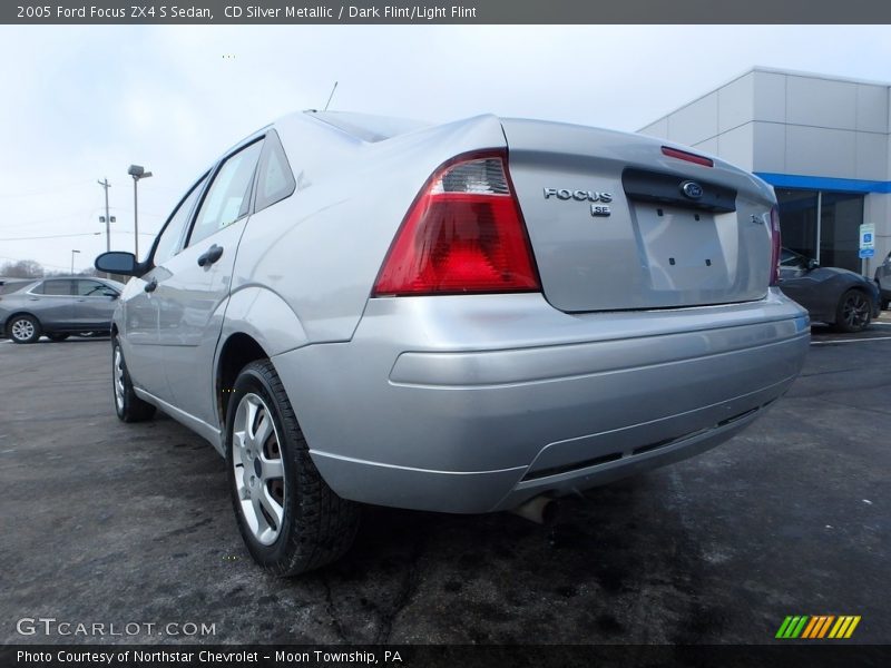 CD Silver Metallic / Dark Flint/Light Flint 2005 Ford Focus ZX4 S Sedan