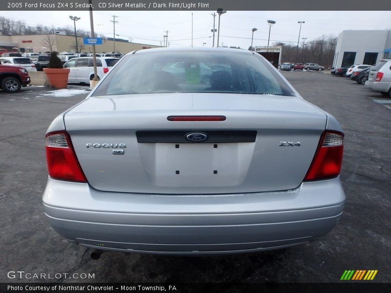 CD Silver Metallic / Dark Flint/Light Flint 2005 Ford Focus ZX4 S Sedan
