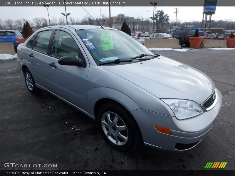 CD Silver Metallic / Dark Flint/Light Flint 2005 Ford Focus ZX4 S Sedan