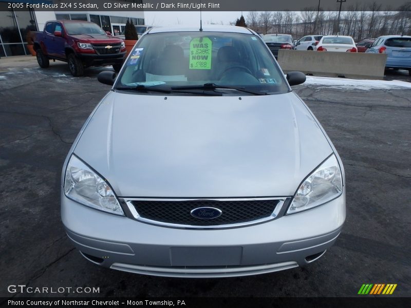 CD Silver Metallic / Dark Flint/Light Flint 2005 Ford Focus ZX4 S Sedan