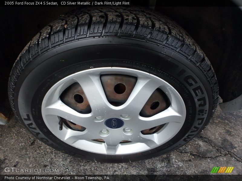 CD Silver Metallic / Dark Flint/Light Flint 2005 Ford Focus ZX4 S Sedan
