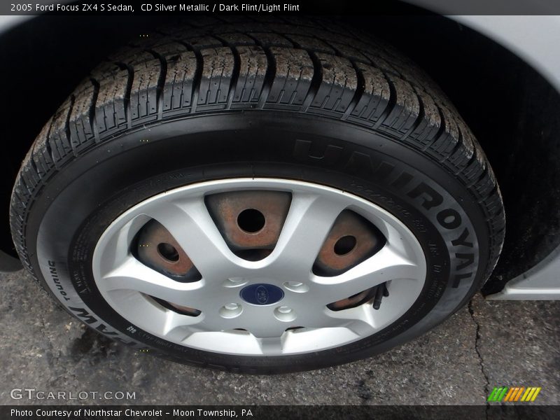 CD Silver Metallic / Dark Flint/Light Flint 2005 Ford Focus ZX4 S Sedan
