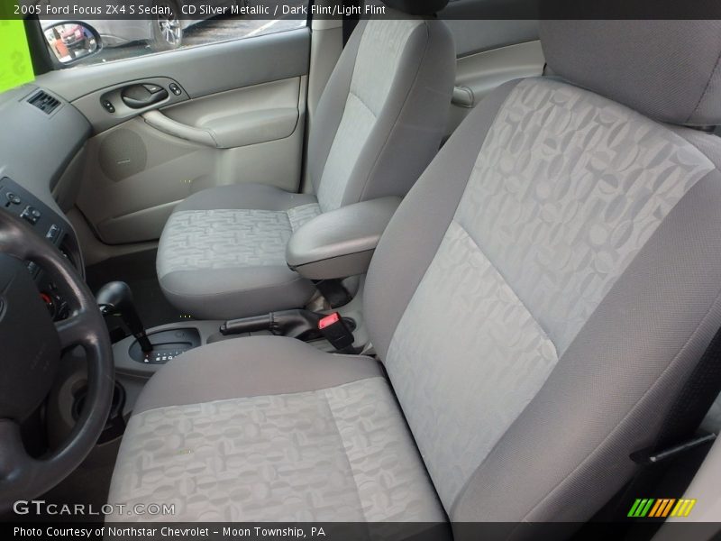 CD Silver Metallic / Dark Flint/Light Flint 2005 Ford Focus ZX4 S Sedan