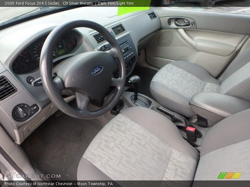 CD Silver Metallic / Dark Flint/Light Flint 2005 Ford Focus ZX4 S Sedan