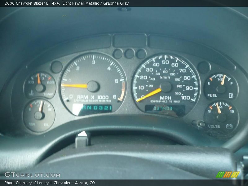 Light Pewter Metallic / Graphite Gray 2000 Chevrolet Blazer LT 4x4