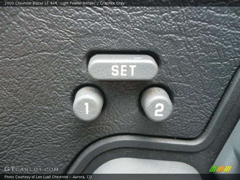 Light Pewter Metallic / Graphite Gray 2000 Chevrolet Blazer LT 4x4