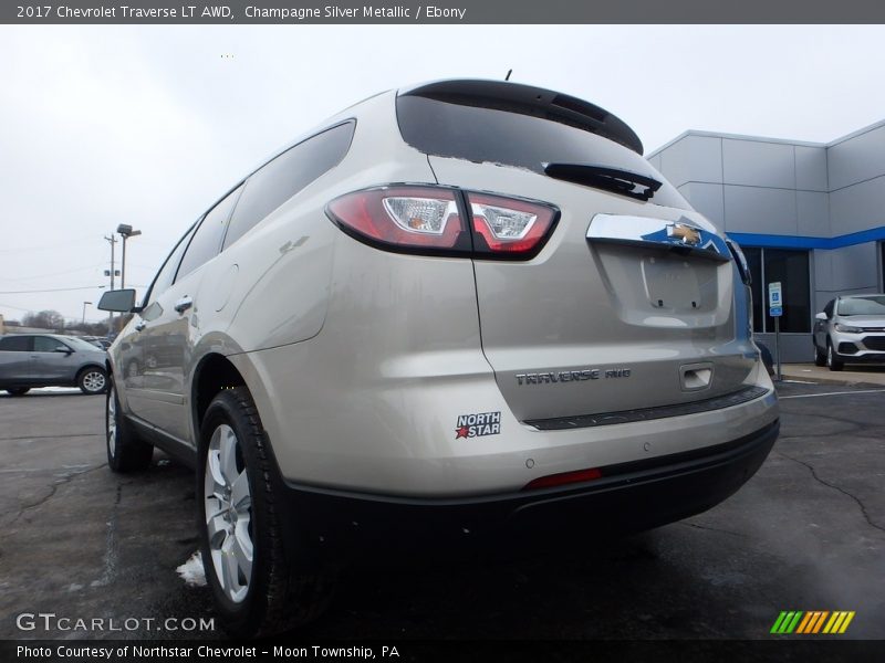Champagne Silver Metallic / Ebony 2017 Chevrolet Traverse LT AWD