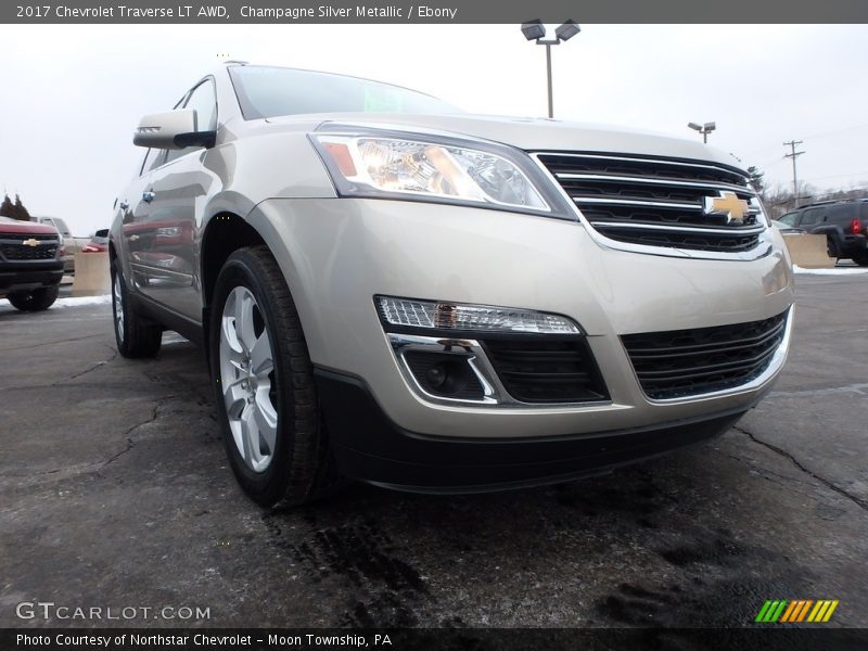Champagne Silver Metallic / Ebony 2017 Chevrolet Traverse LT AWD