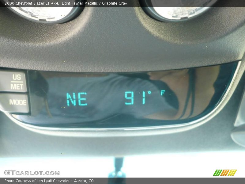 Light Pewter Metallic / Graphite Gray 2000 Chevrolet Blazer LT 4x4