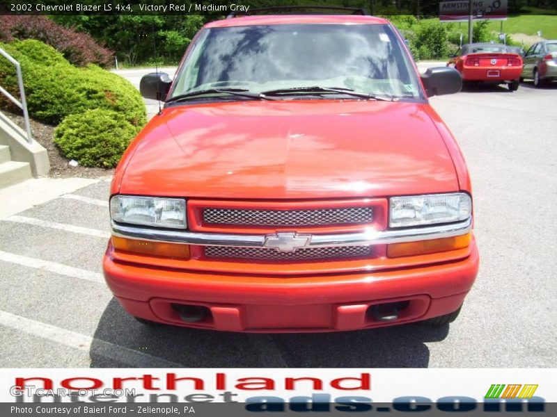 Victory Red / Medium Gray 2002 Chevrolet Blazer LS 4x4