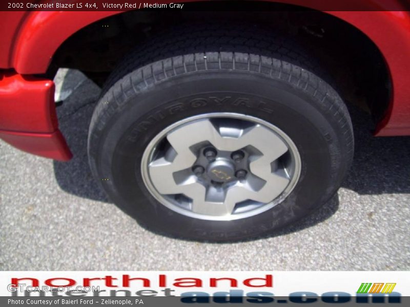 Victory Red / Medium Gray 2002 Chevrolet Blazer LS 4x4