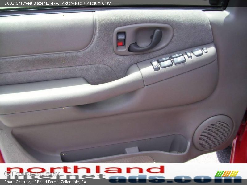 Victory Red / Medium Gray 2002 Chevrolet Blazer LS 4x4