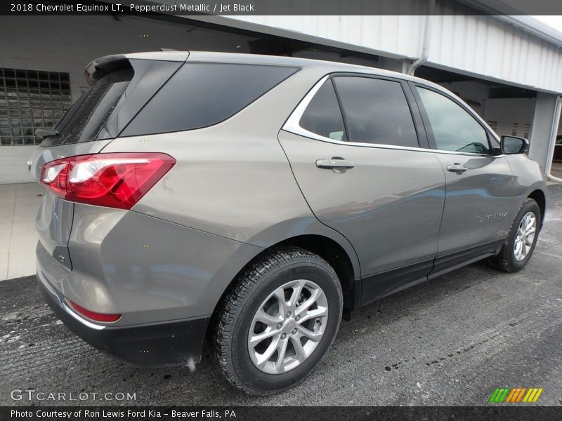 Pepperdust Metallic / Jet Black 2018 Chevrolet Equinox LT