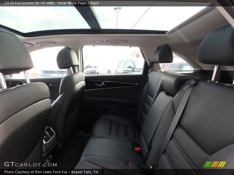 Snow White Pearl / Black 2018 Kia Sorento EX V6 AWD