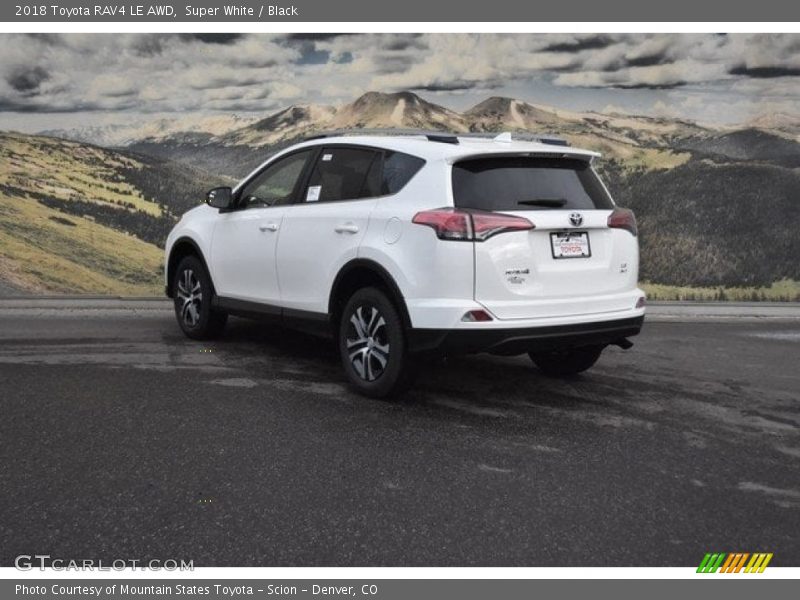 Super White / Black 2018 Toyota RAV4 LE AWD