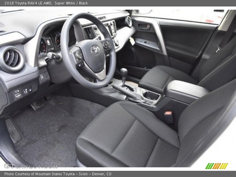 Super White / Black 2018 Toyota RAV4 LE AWD