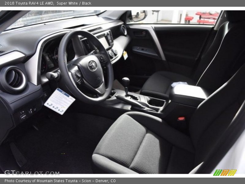 Super White / Black 2018 Toyota RAV4 LE AWD