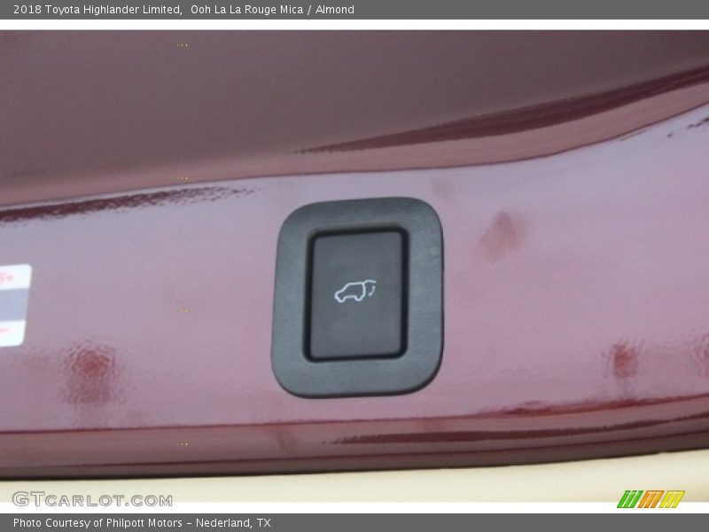 Ooh La La Rouge Mica / Almond 2018 Toyota Highlander Limited