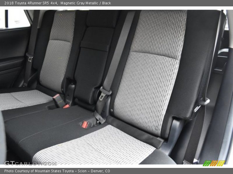 Magnetic Gray Metallic / Black 2018 Toyota 4Runner SR5 4x4
