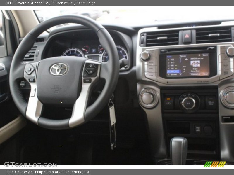 Super White / Sand Beige 2018 Toyota 4Runner SR5
