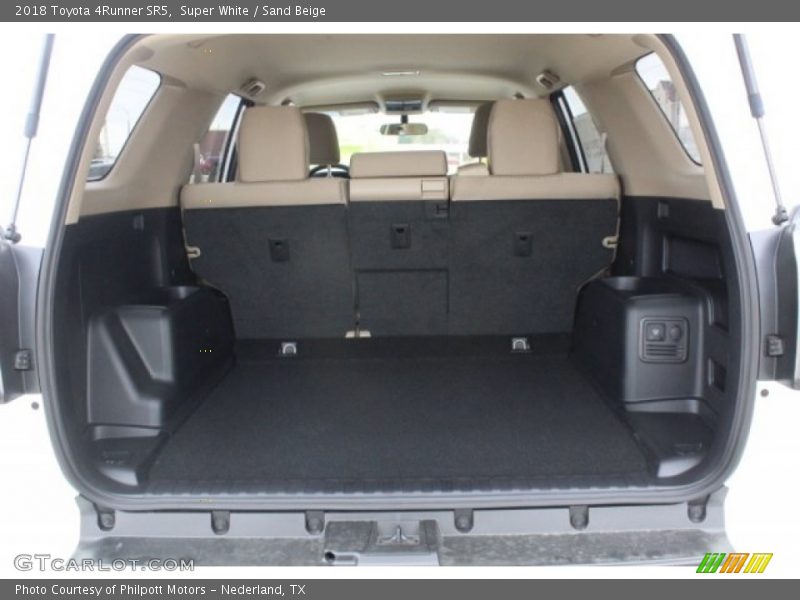 Super White / Sand Beige 2018 Toyota 4Runner SR5