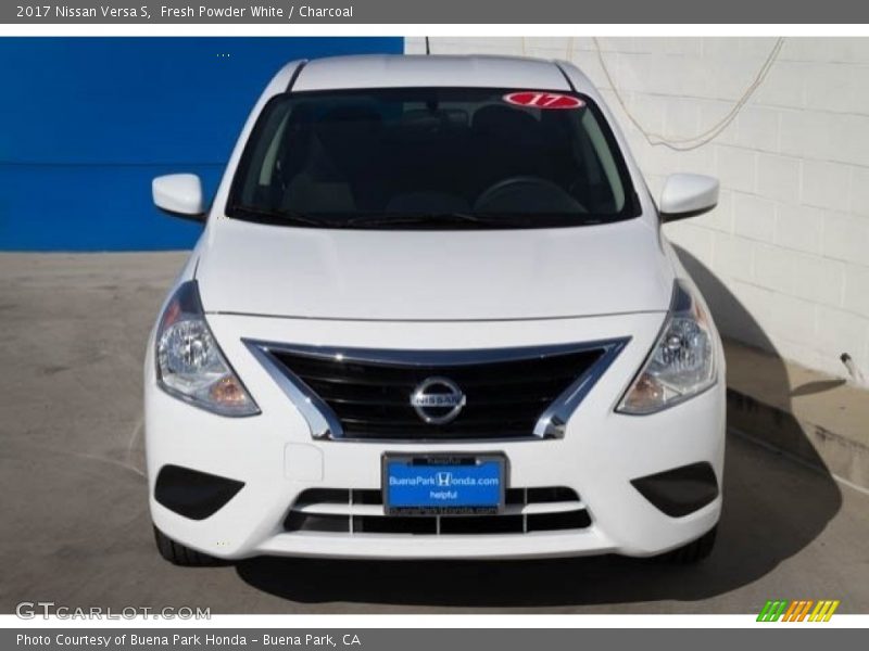 Fresh Powder White / Charcoal 2017 Nissan Versa S