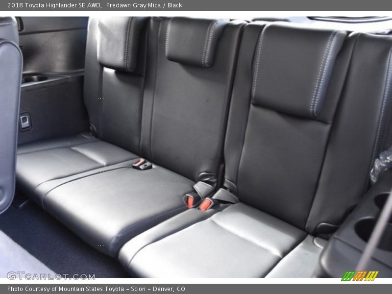Predawn Gray Mica / Black 2018 Toyota Highlander SE AWD