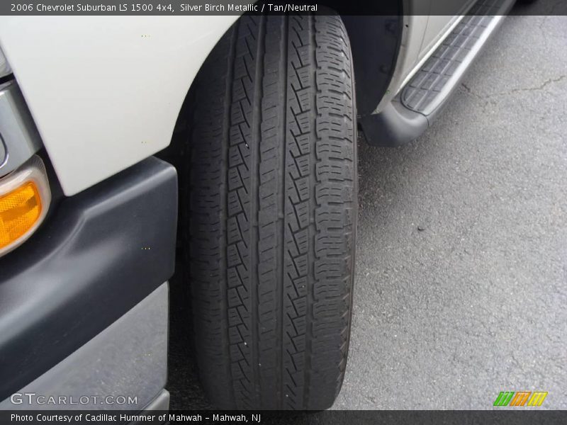 Silver Birch Metallic / Tan/Neutral 2006 Chevrolet Suburban LS 1500 4x4
