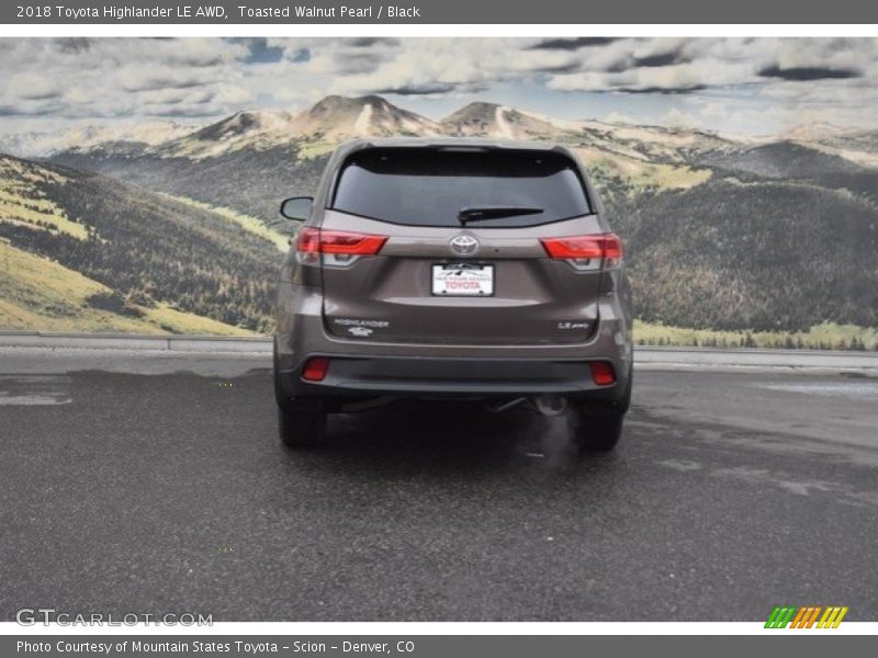 Toasted Walnut Pearl / Black 2018 Toyota Highlander LE AWD