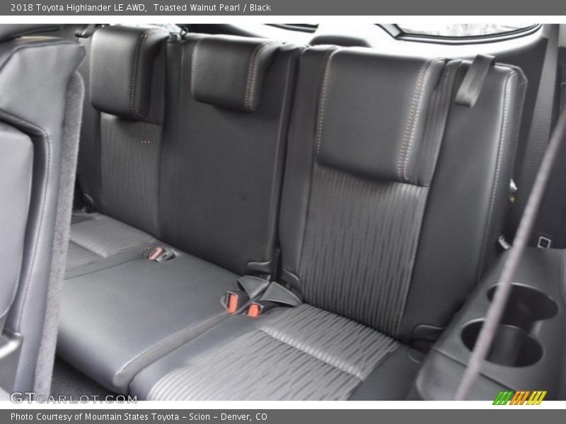 Toasted Walnut Pearl / Black 2018 Toyota Highlander LE AWD