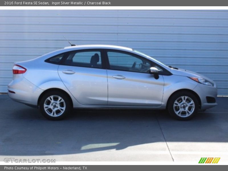 Ingot Silver Metallic / Charcoal Black 2016 Ford Fiesta SE Sedan