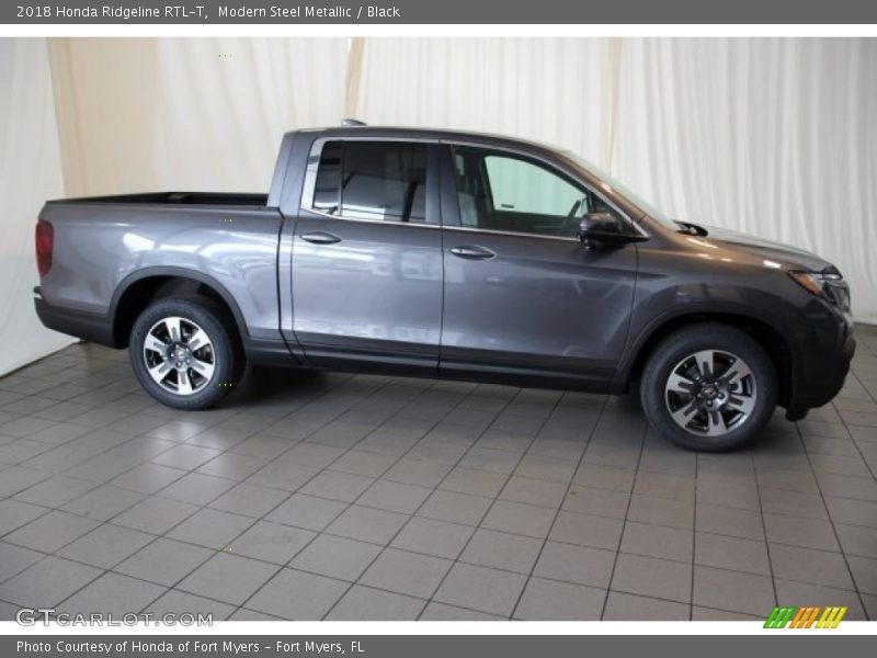 Modern Steel Metallic / Black 2018 Honda Ridgeline RTL-T