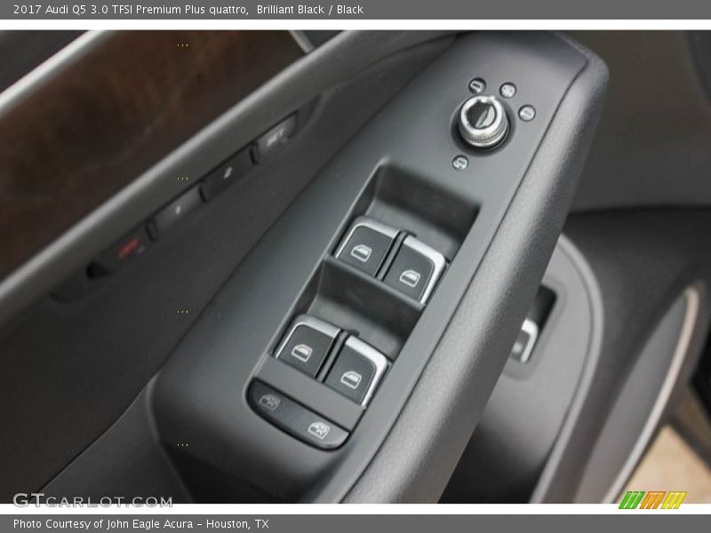 Controls of 2017 Q5 3.0 TFSI Premium Plus quattro
