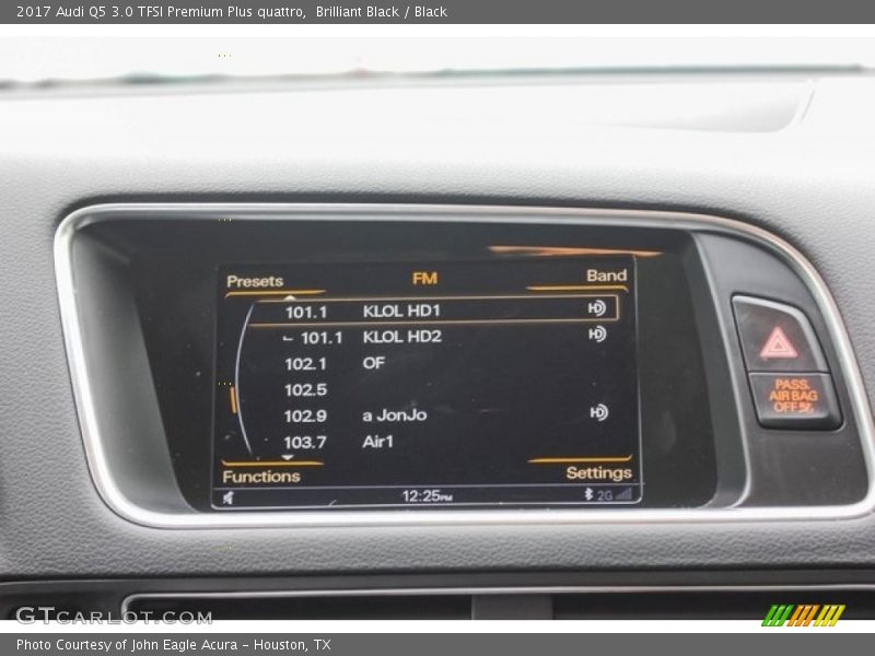 Controls of 2017 Q5 3.0 TFSI Premium Plus quattro