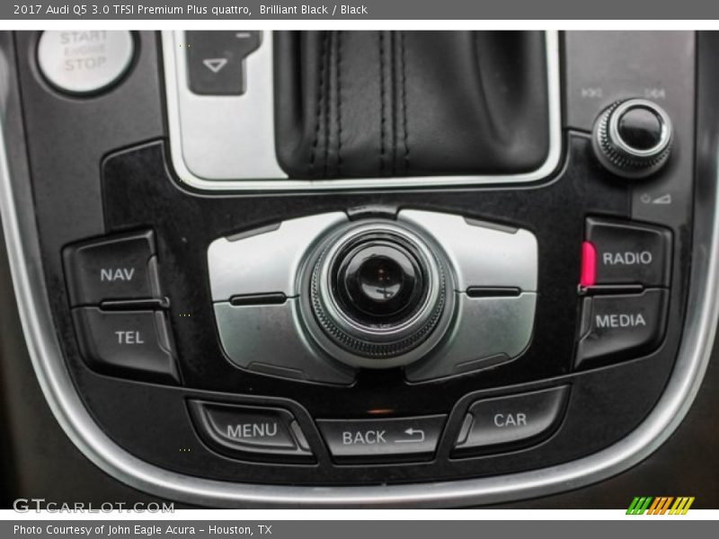 Controls of 2017 Q5 3.0 TFSI Premium Plus quattro