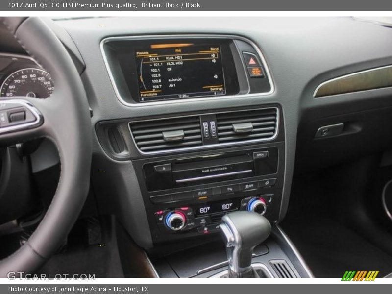 Controls of 2017 Q5 3.0 TFSI Premium Plus quattro