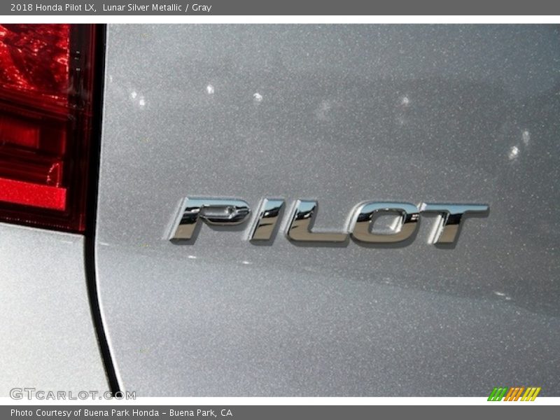 Lunar Silver Metallic / Gray 2018 Honda Pilot LX