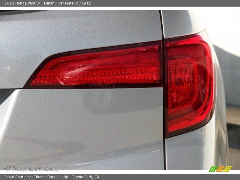 Lunar Silver Metallic / Gray 2018 Honda Pilot LX