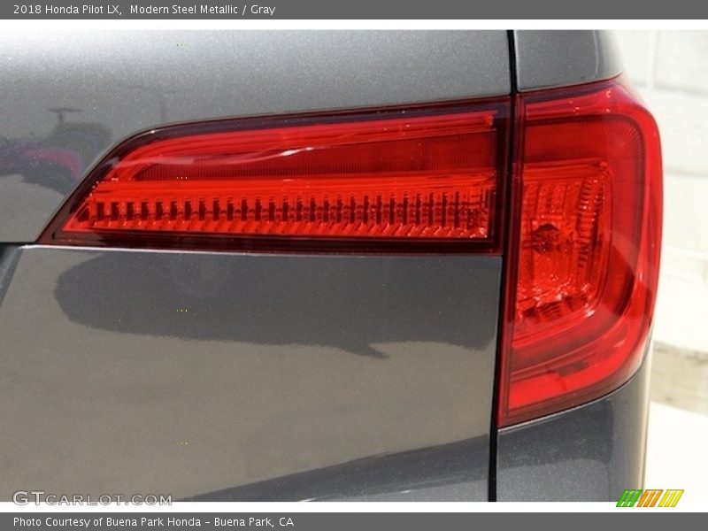 Modern Steel Metallic / Gray 2018 Honda Pilot LX
