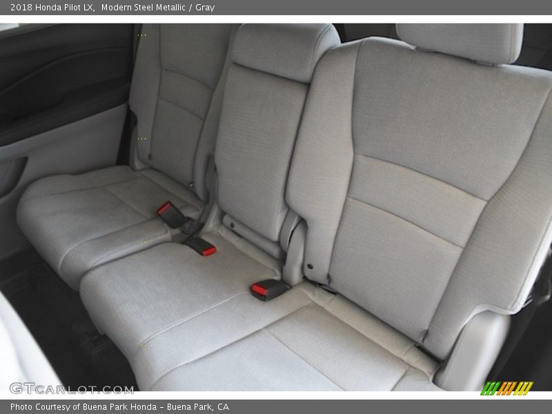 Modern Steel Metallic / Gray 2018 Honda Pilot LX